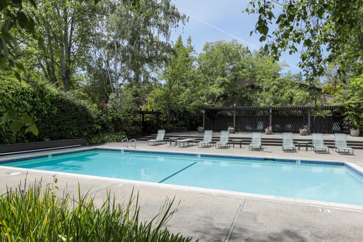 Detail Gallery Image 18 of 26 For 1290 Sharon Park Dr #47,  Menlo Park,  CA 94025 - 2 Beds | 2 Baths