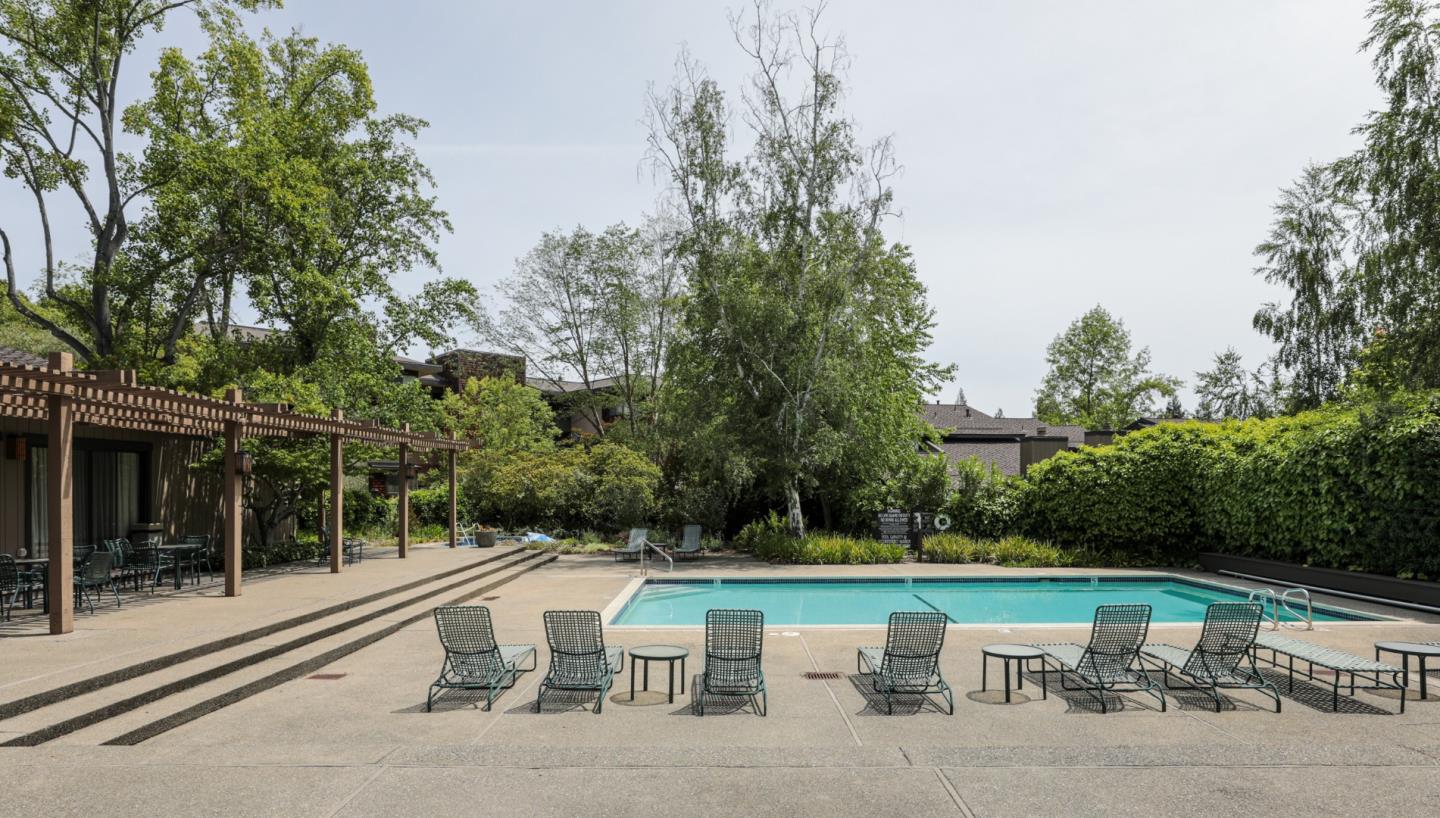 Detail Gallery Image 21 of 26 For 1290 Sharon Park Dr #47,  Menlo Park,  CA 94025 - 2 Beds | 2 Baths