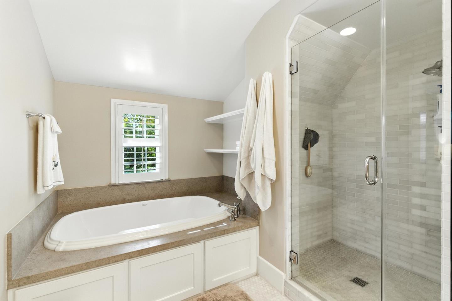 Detail Gallery Image 23 of 32 For 16897 Mitchell Ave, Los Gatos,  CA 95032 - 4 Beds | 4/1 Baths