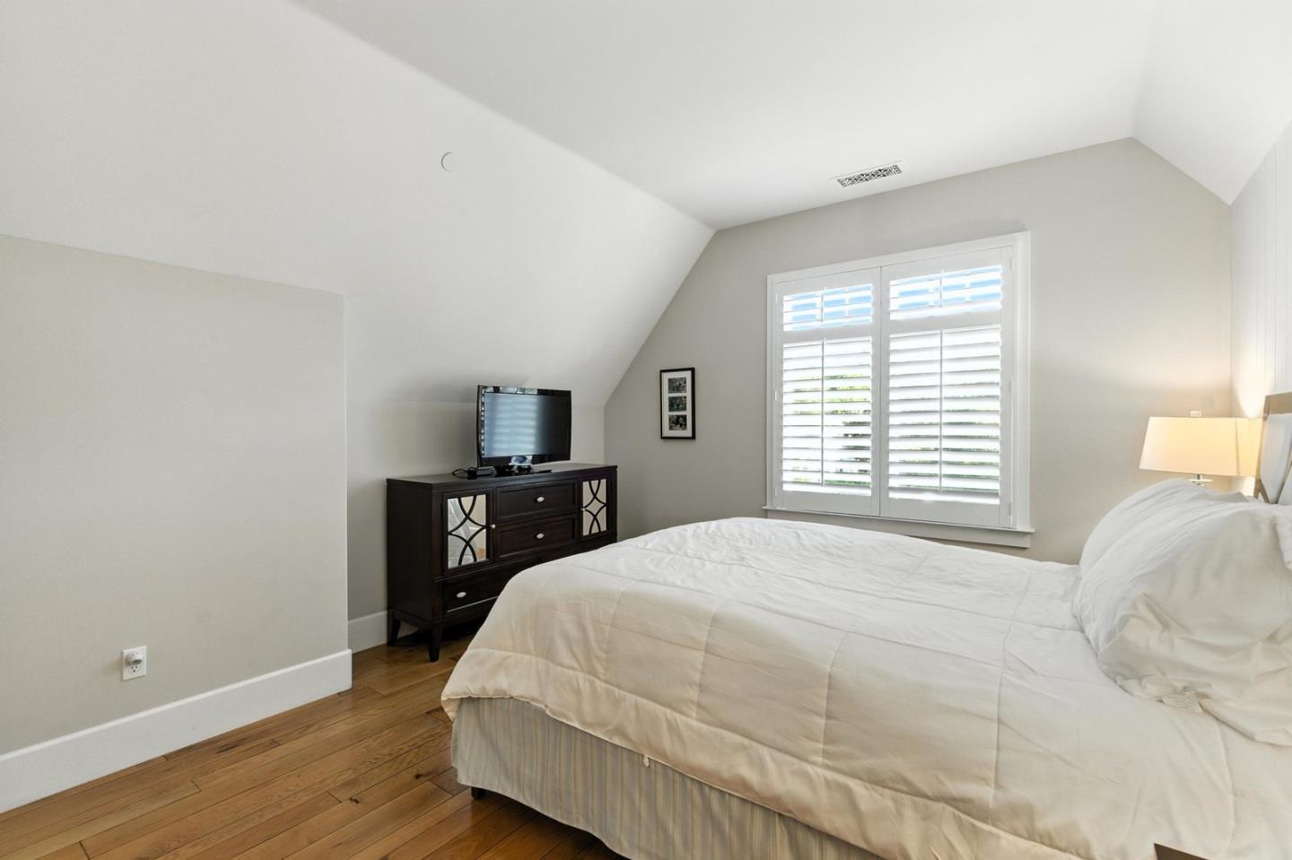 Detail Gallery Image 25 of 32 For 16897 Mitchell Ave, Los Gatos,  CA 95032 - 4 Beds | 4/1 Baths