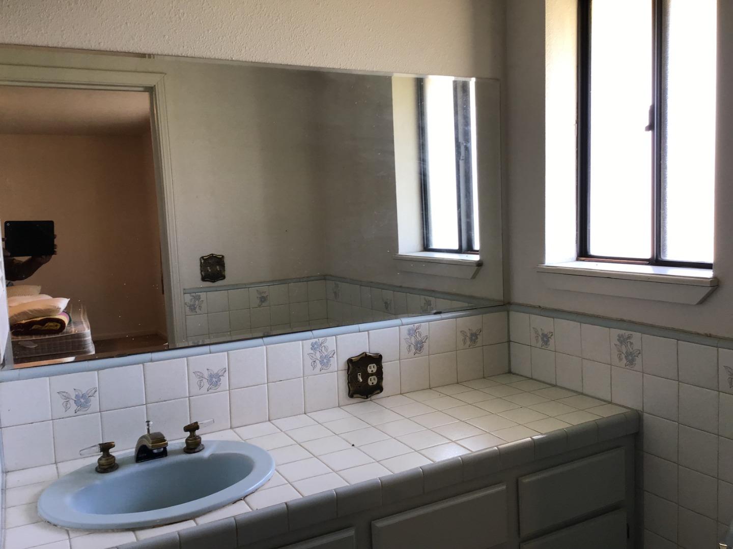Detail Gallery Image 14 of 15 For 413 Fig St, Madera,  CA 93638 - 4 Beds | 2 Baths