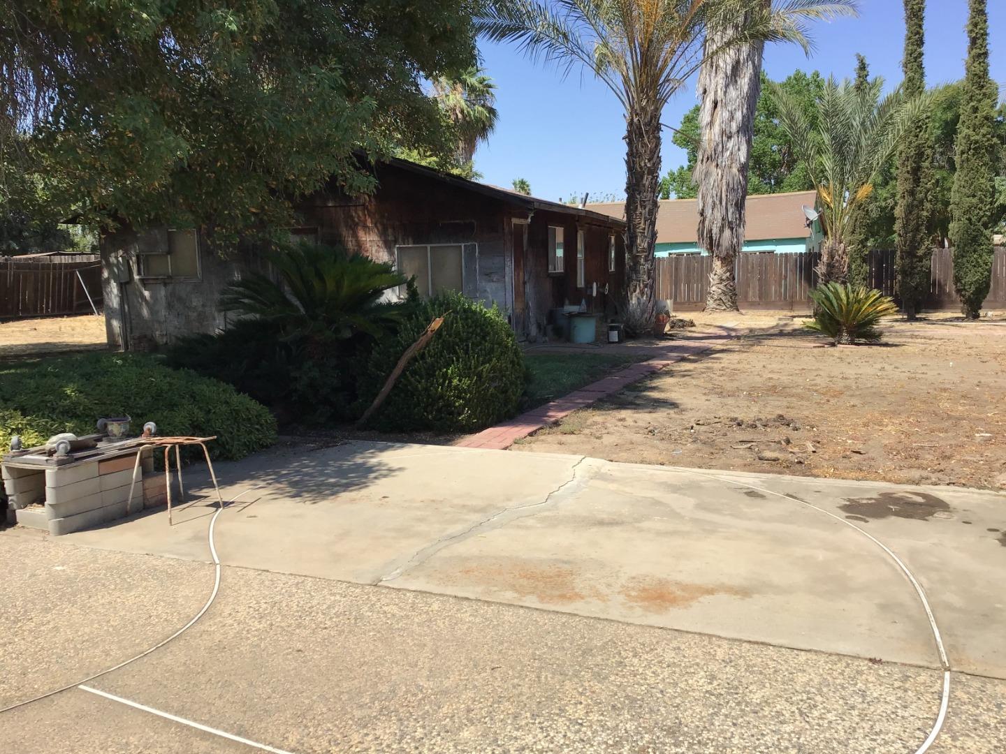 Detail Gallery Image 4 of 15 For 413 Fig St, Madera,  CA 93638 - 4 Beds | 2 Baths