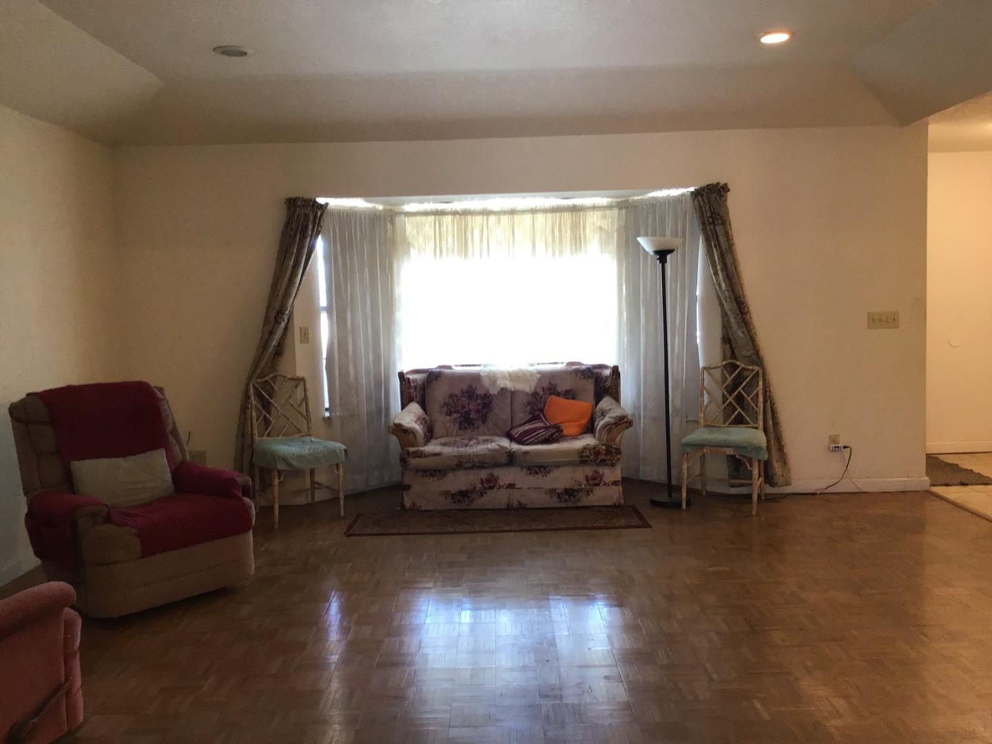 Detail Gallery Image 6 of 15 For 413 Fig St, Madera,  CA 93638 - 4 Beds | 2 Baths