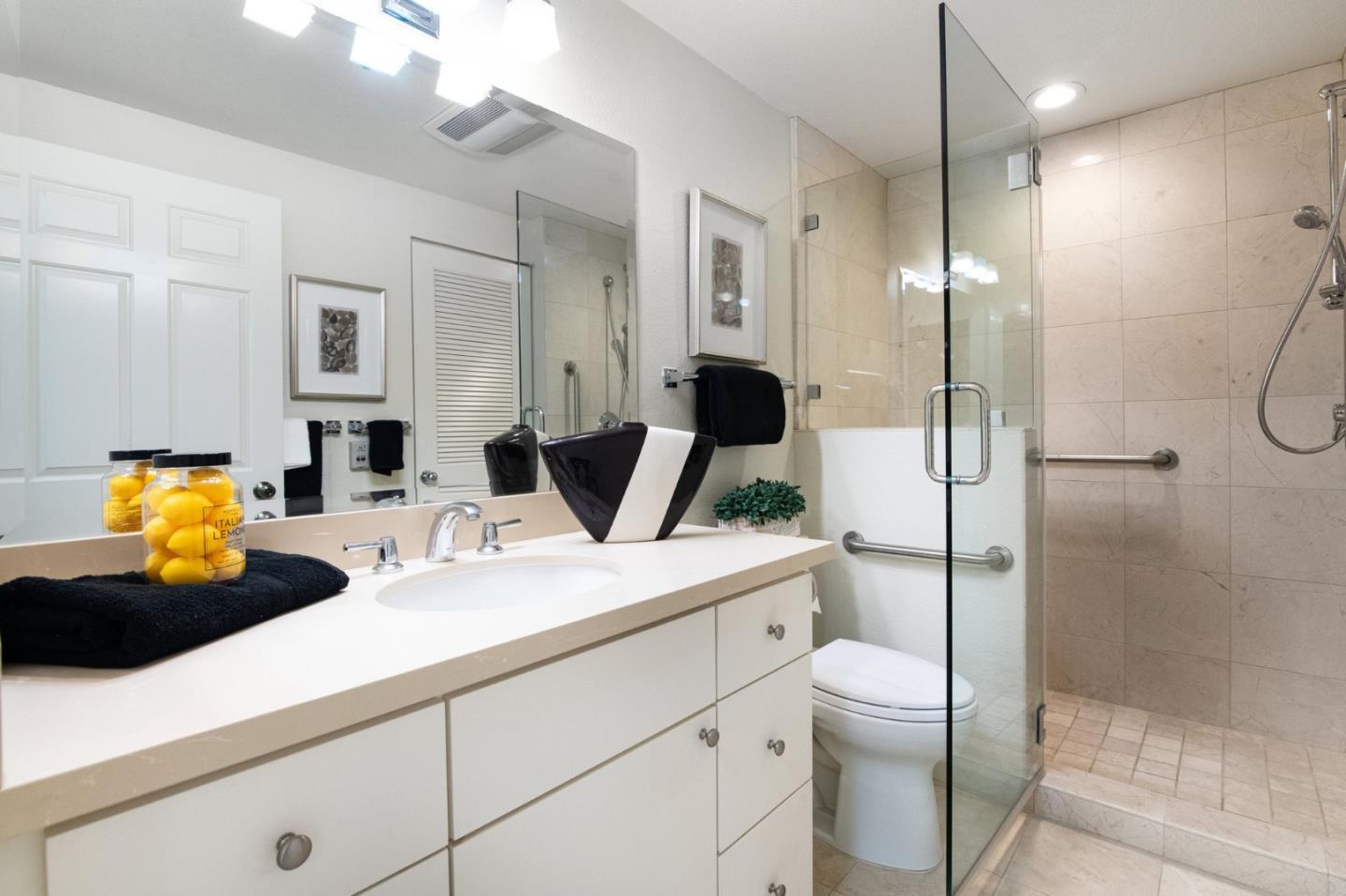 Detail Gallery Image 11 of 15 For 1 Baldwin Ave #510,  San Mateo,  CA 94401 - 2 Beds | 2 Baths