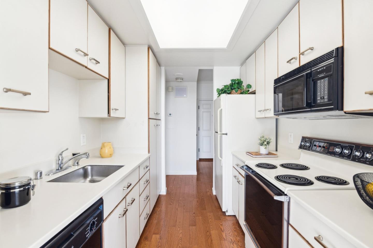 Detail Gallery Image 6 of 15 For 1 Baldwin Ave #510,  San Mateo,  CA 94401 - 2 Beds | 2 Baths