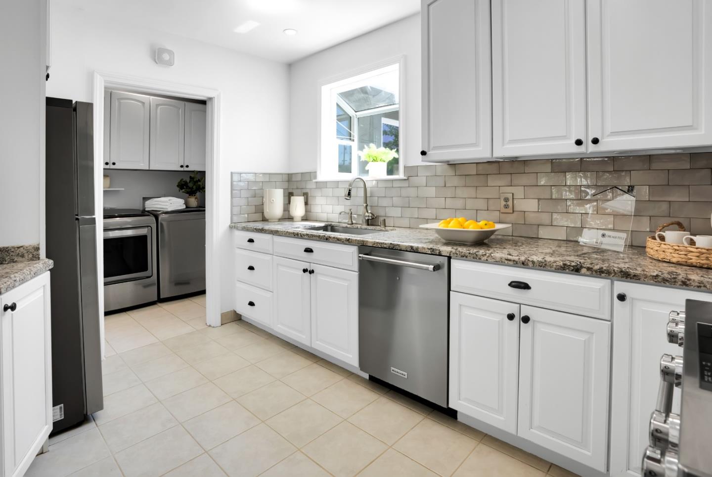 Detail Gallery Image 10 of 45 For 2653 Brewster Ave, Redwood City,  CA 94062 - 2 Beds | 1/1 Baths