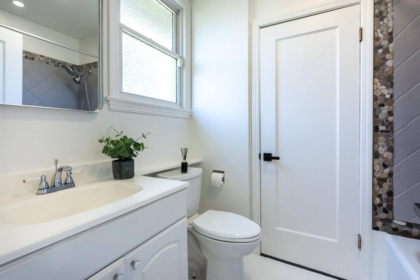 Detail Gallery Image 21 of 45 For 2653 Brewster Ave, Redwood City,  CA 94062 - 2 Beds | 1/1 Baths