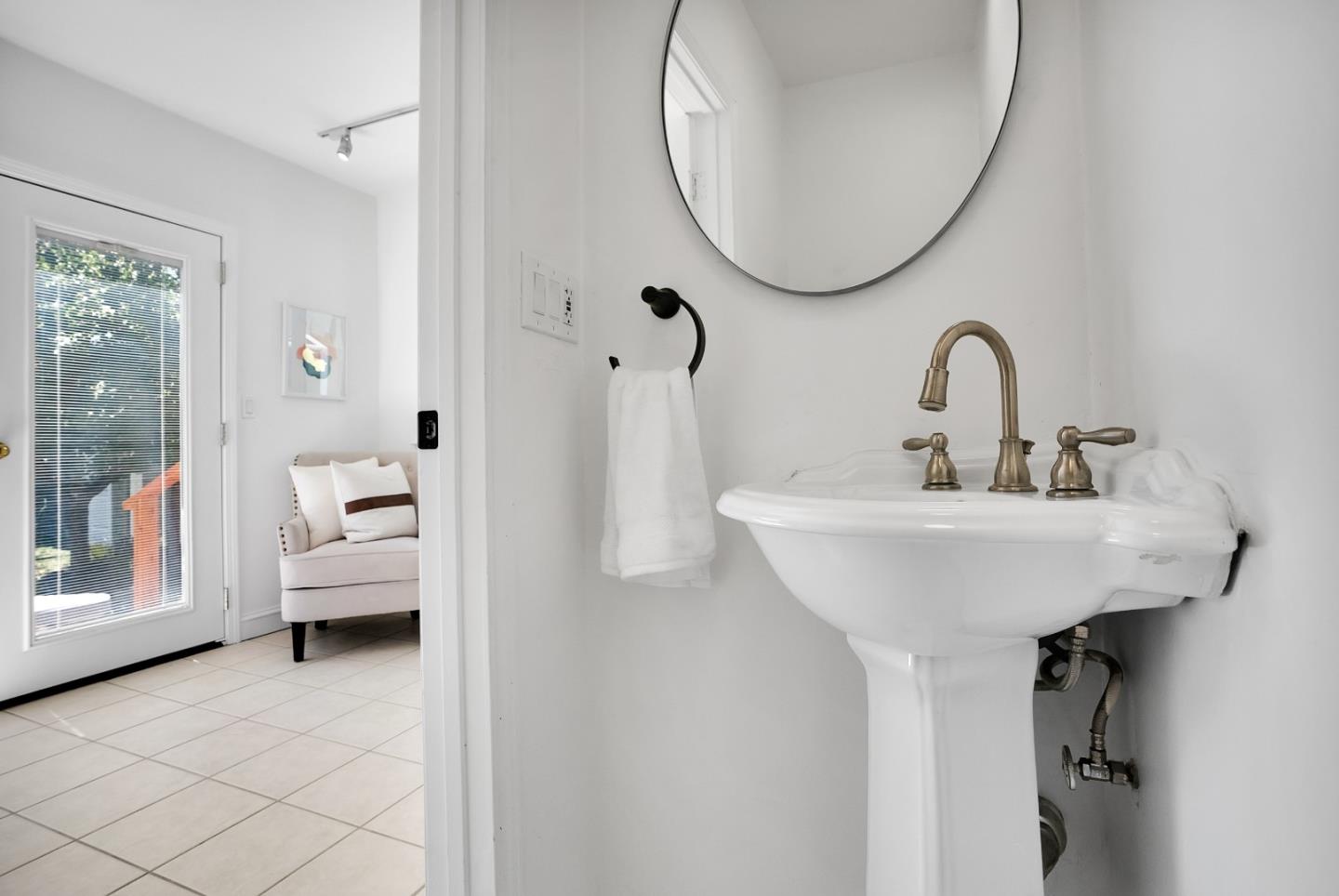 Detail Gallery Image 31 of 45 For 2653 Brewster Ave, Redwood City,  CA 94062 - 2 Beds | 1/1 Baths