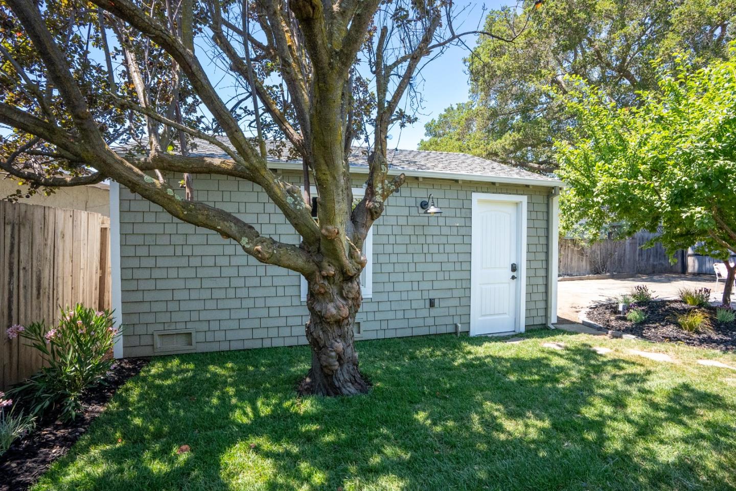 Detail Gallery Image 39 of 45 For 2653 Brewster Ave, Redwood City,  CA 94062 - 2 Beds | 1/1 Baths