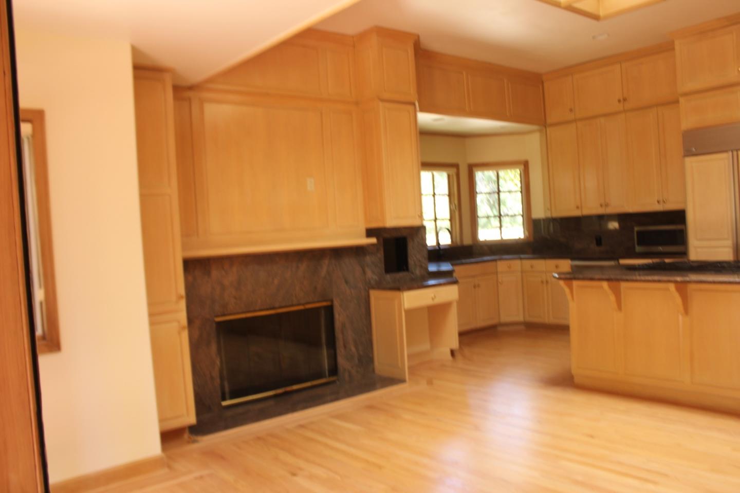 Detail Gallery Image 19 of 29 For 206 El Cerrito, Hillsborough,  CA 94010 - 4 Beds | 3/1 Baths