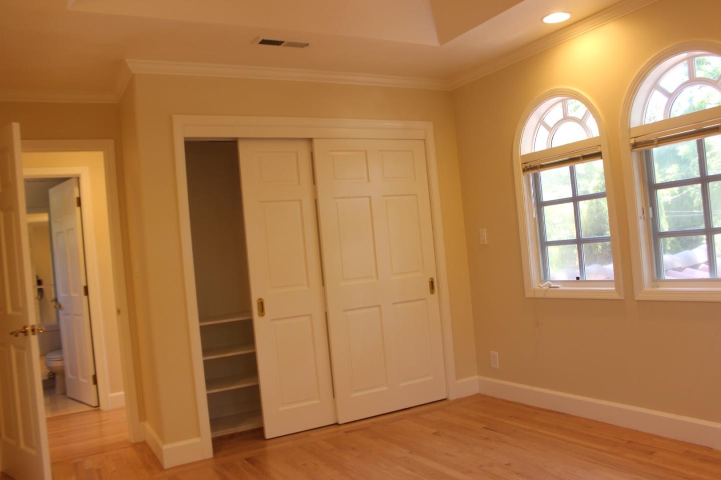 Detail Gallery Image 22 of 29 For 206 El Cerrito, Hillsborough,  CA 94010 - 4 Beds | 3/1 Baths