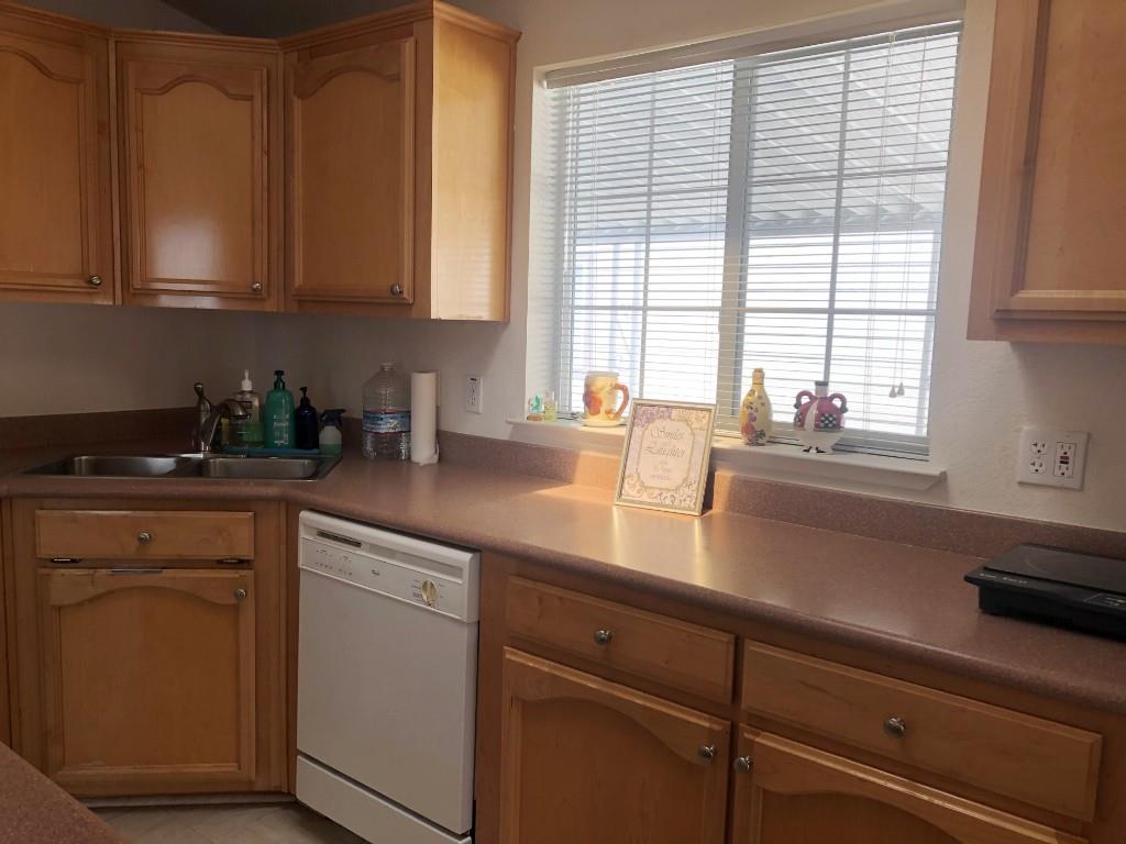 Detail Gallery Image 8 of 18 For 325 Sylvan Ave #39,  Mountain View,  CA 94041 - 2 Beds | 2 Baths