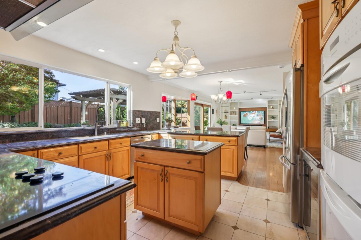 Detail Gallery Image 11 of 34 For 1791 Frobisher Way, San Jose,  CA 95124 - 5 Beds | 3 Baths