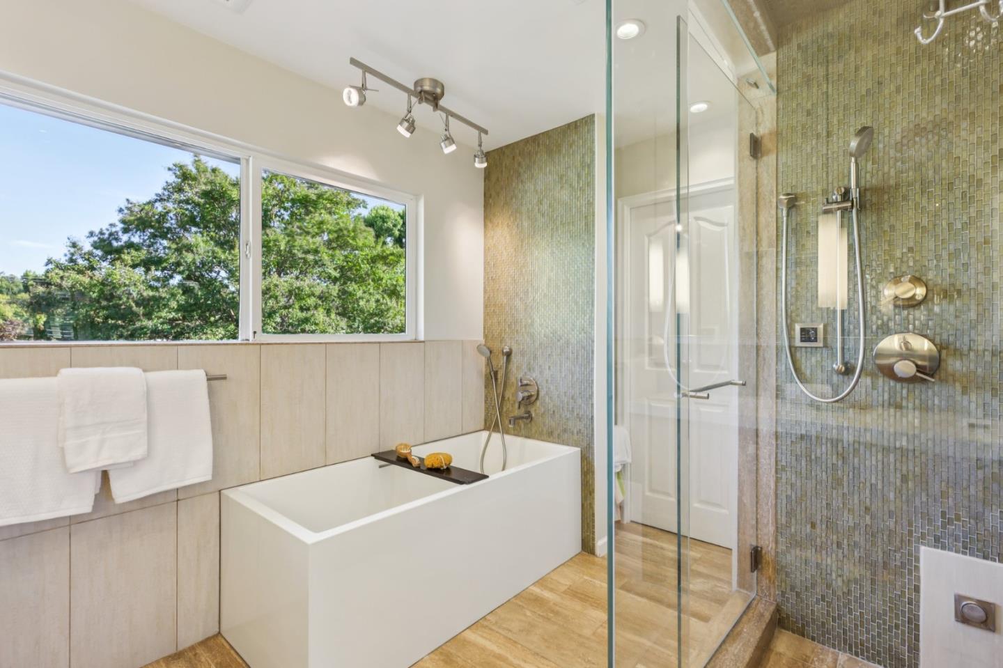 Detail Gallery Image 21 of 34 For 1791 Frobisher Way, San Jose,  CA 95124 - 5 Beds | 3 Baths