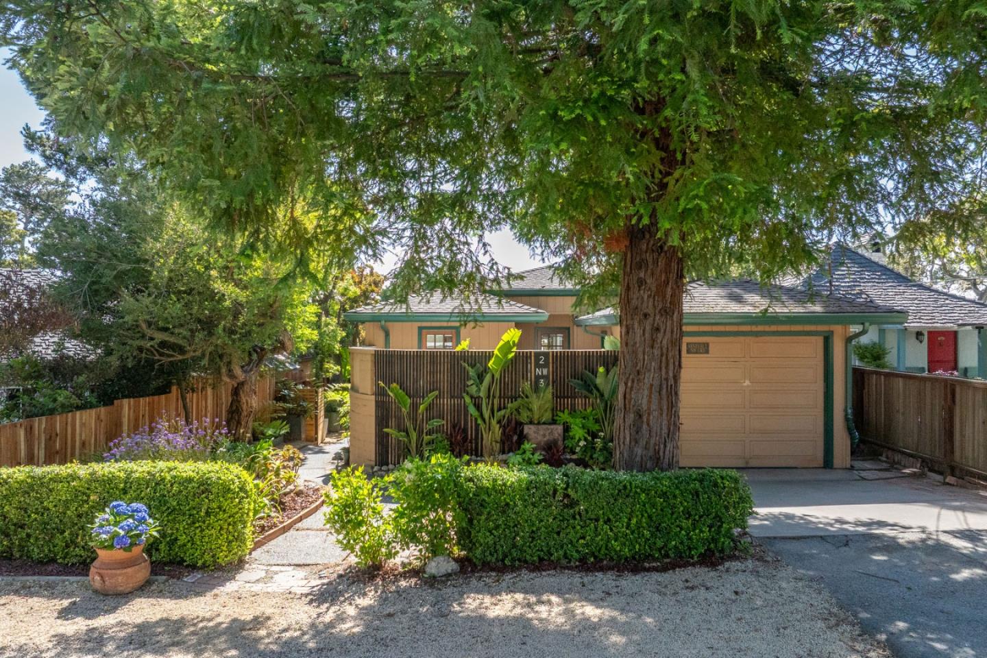 Detail Gallery Image 2 of 28 For 0 Santa Fe 2 Nw of 3rd Ave, Carmel,  CA 93921 - 2 Beds | 2 Baths