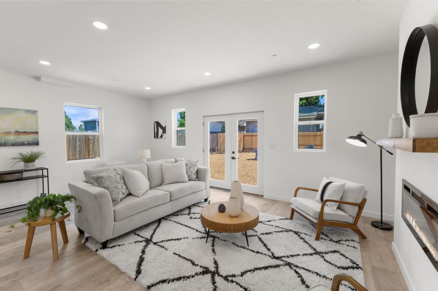 Detail Gallery Image 8 of 49 For 466 N 18th St, San Jose,  CA 95112 - 5 Beds | 4 Baths