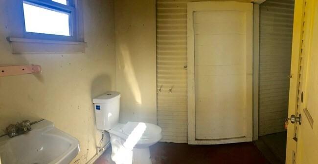 Detail Gallery Image 11 of 17 For 54 Katherine Ave, Salinas,  CA 93901 - 2 Beds | 1/1 Baths