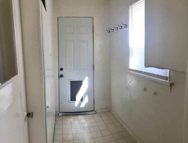 Detail Gallery Image 15 of 17 For 54 Katherine Ave, Salinas,  CA 93901 - 2 Beds | 1/1 Baths