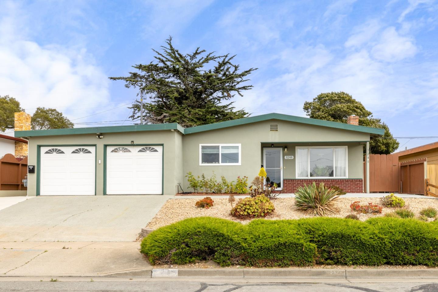Detail Gallery Image 1 of 32 For 3248 Fitzgerald Cir, Marina,  CA 93933 - 5 Beds | 3 Baths