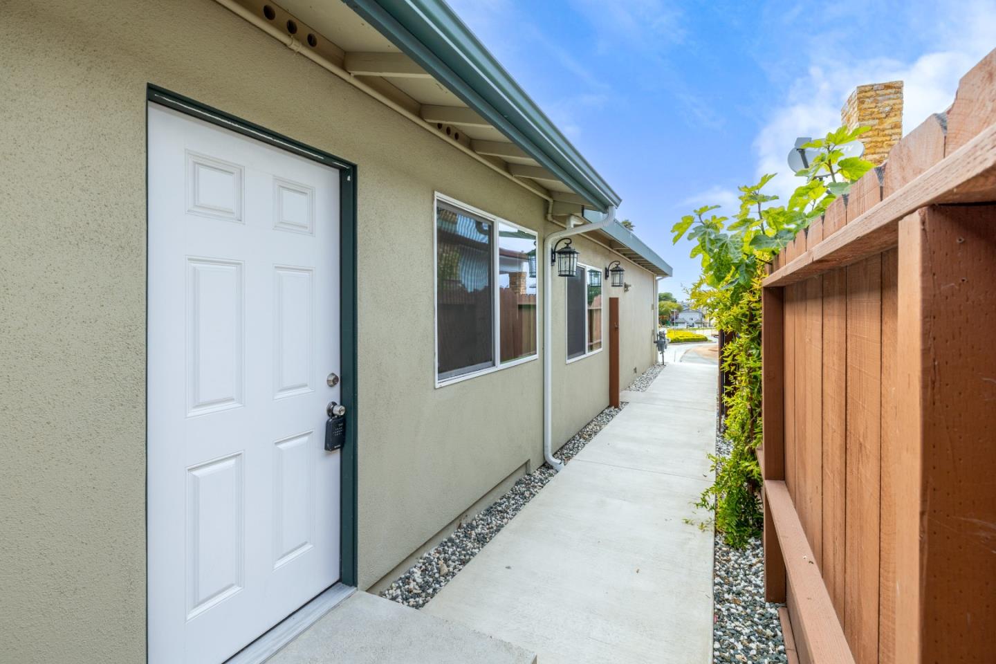 Detail Gallery Image 17 of 32 For 3248 Fitzgerald Cir, Marina,  CA 93933 - 5 Beds | 3 Baths