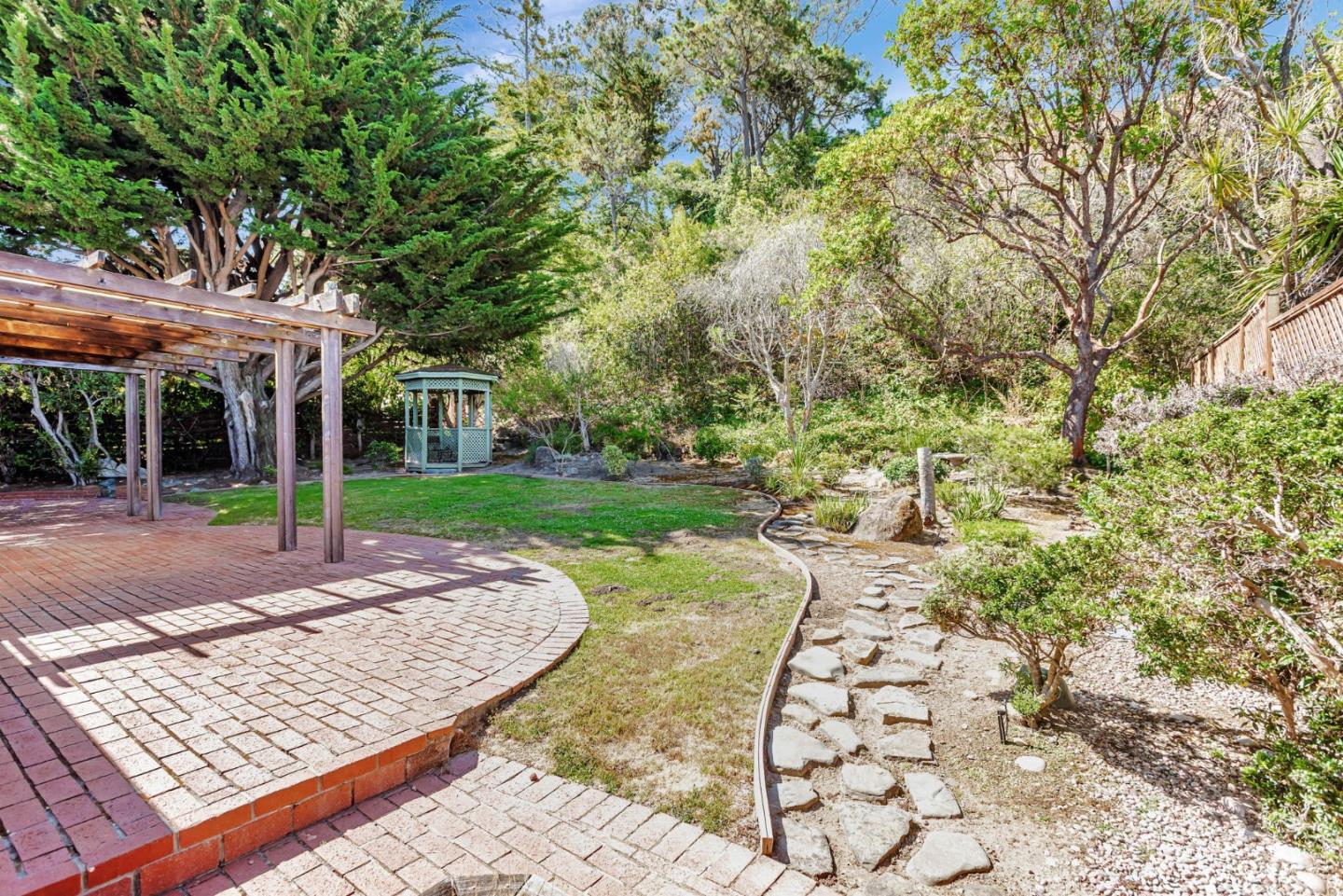 Detail Gallery Image 31 of 32 For 329 Castenada Dr, Millbrae,  CA 94030 - 3 Beds | 2 Baths