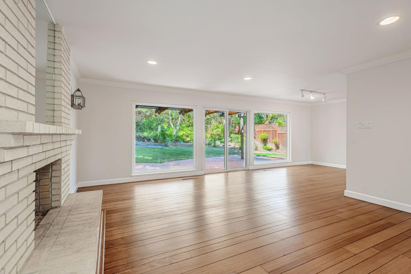 Detail Gallery Image 5 of 32 For 329 Castenada Dr, Millbrae,  CA 94030 - 3 Beds | 2 Baths