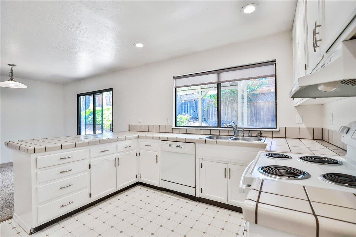 Detail Gallery Image 14 of 36 For 17839 Norlene Way, Grass Valley,  CA 95949 - 3 Beds | 2 Baths