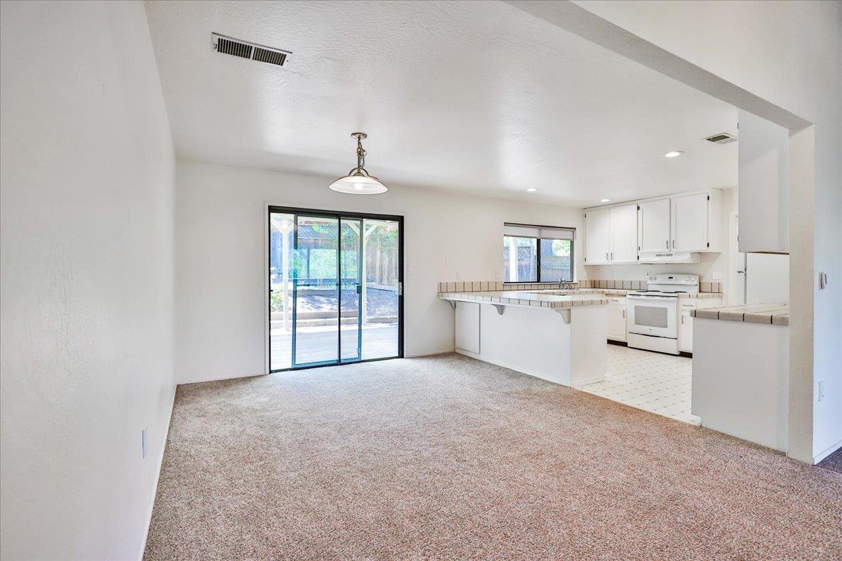 Detail Gallery Image 7 of 36 For 17839 Norlene Way, Grass Valley,  CA 95949 - 3 Beds | 2 Baths