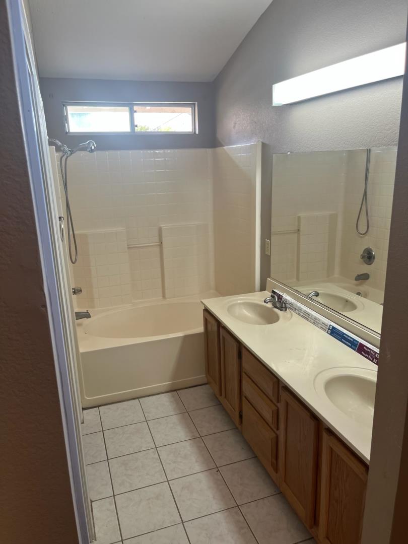 Detail Gallery Image 10 of 22 For 1805 Nisperos St, Stockton,  CA 95206 - 4 Beds | 2 Baths