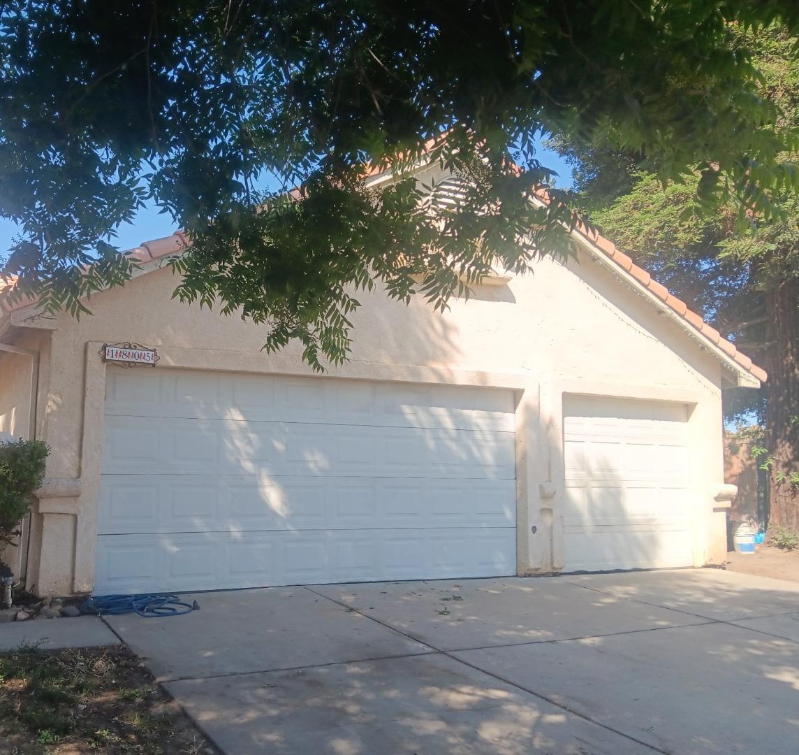 Detail Gallery Image 2 of 22 For 1805 Nisperos St, Stockton,  CA 95206 - 4 Beds | 2 Baths