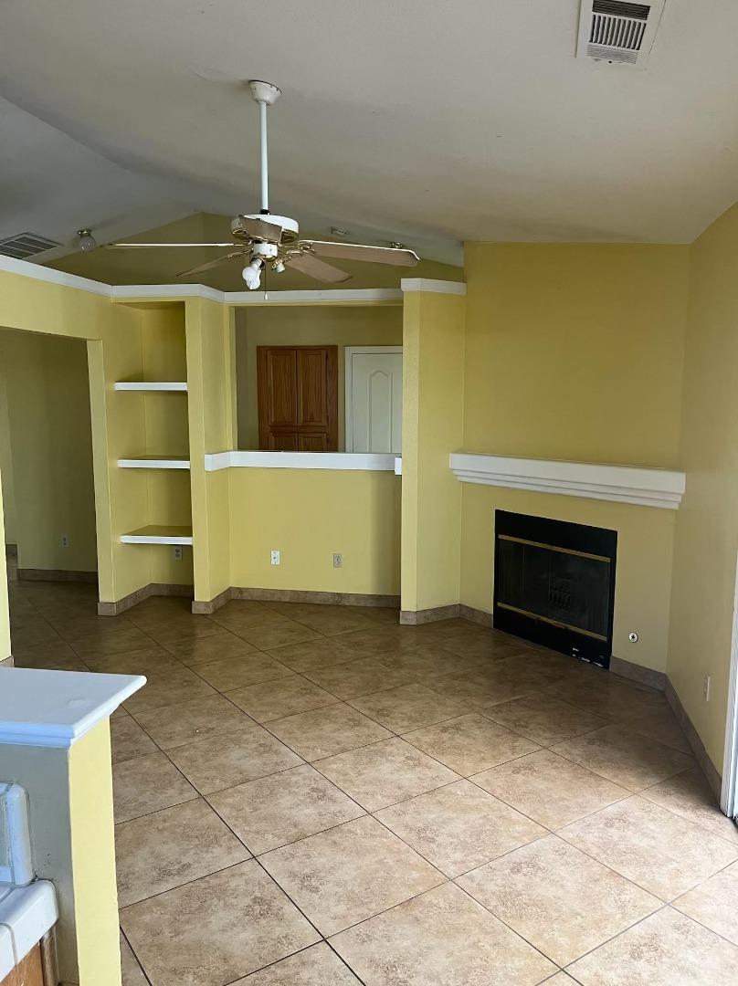 Detail Gallery Image 7 of 22 For 1805 Nisperos St, Stockton,  CA 95206 - 4 Beds | 2 Baths