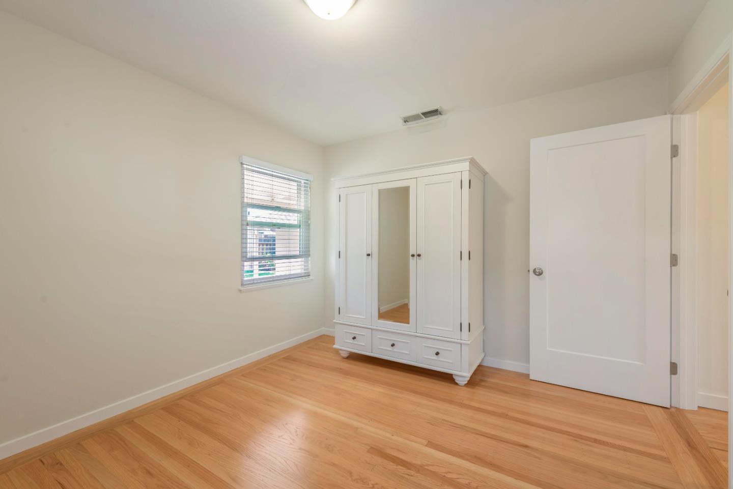 Detail Gallery Image 27 of 47 For 560 6th Ave, Menlo Park,  CA 94025 - 3 Beds | 2 Baths