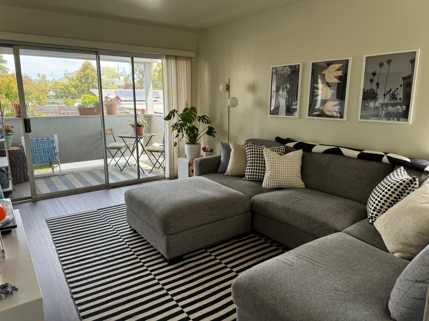 Detail Gallery Image 10 of 21 For 707 Seabright Ave, Santa Cruz,  CA 95062 - – Beds | – Baths