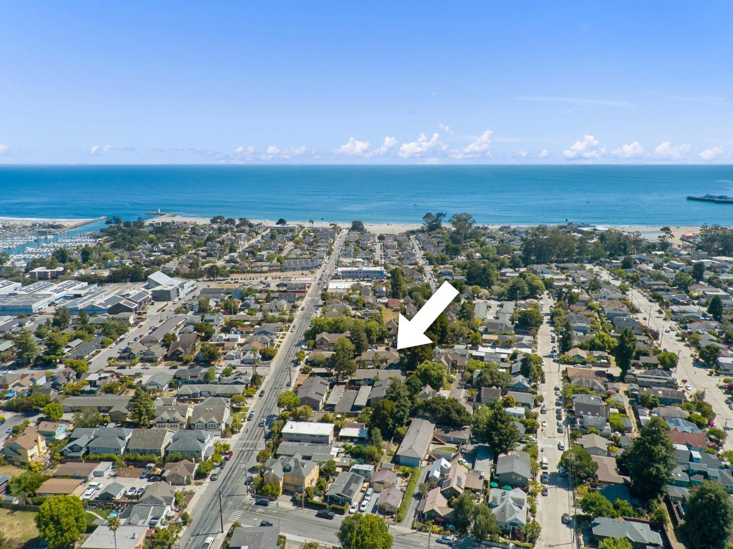 Detail Gallery Image 2 of 21 For 707 Seabright Ave, Santa Cruz,  CA 95062 - – Beds | – Baths