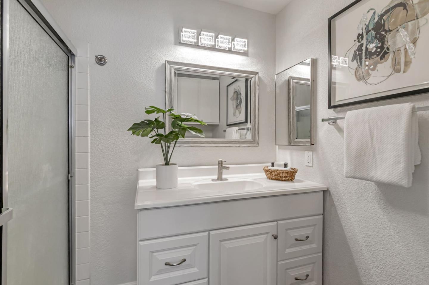 Detail Gallery Image 10 of 27 For 1249 Coyote Creek Pl, San Jose,  CA 95116 - 2 Beds | 2 Baths