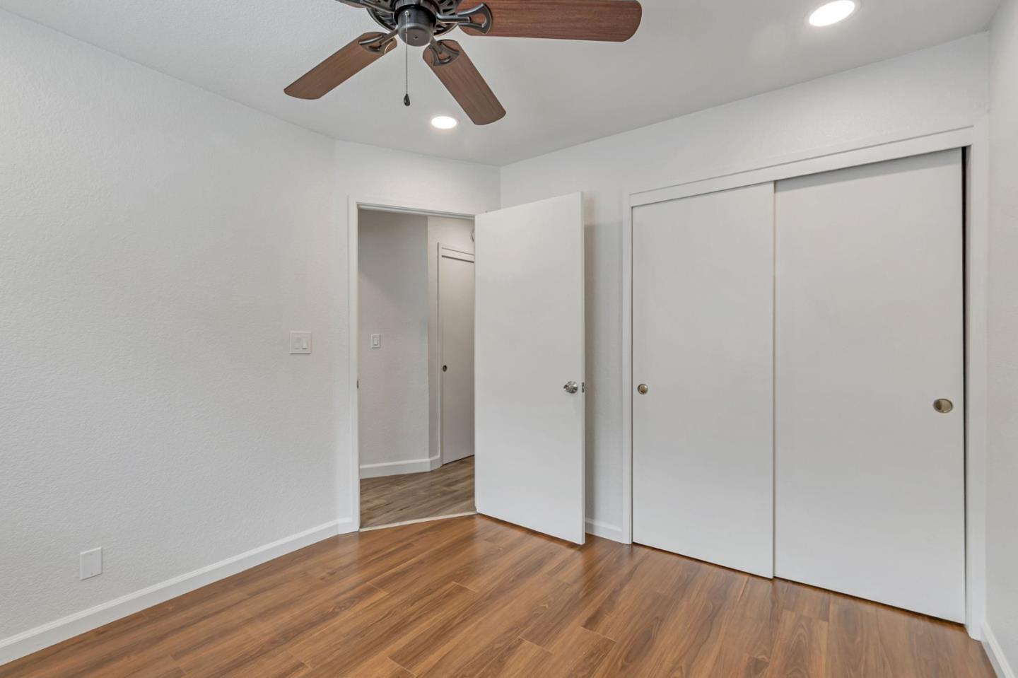 Detail Gallery Image 15 of 27 For 1249 Coyote Creek Pl, San Jose,  CA 95116 - 2 Beds | 2 Baths