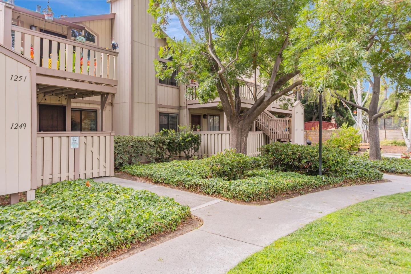Detail Gallery Image 20 of 27 For 1249 Coyote Creek Pl, San Jose,  CA 95116 - 2 Beds | 2 Baths