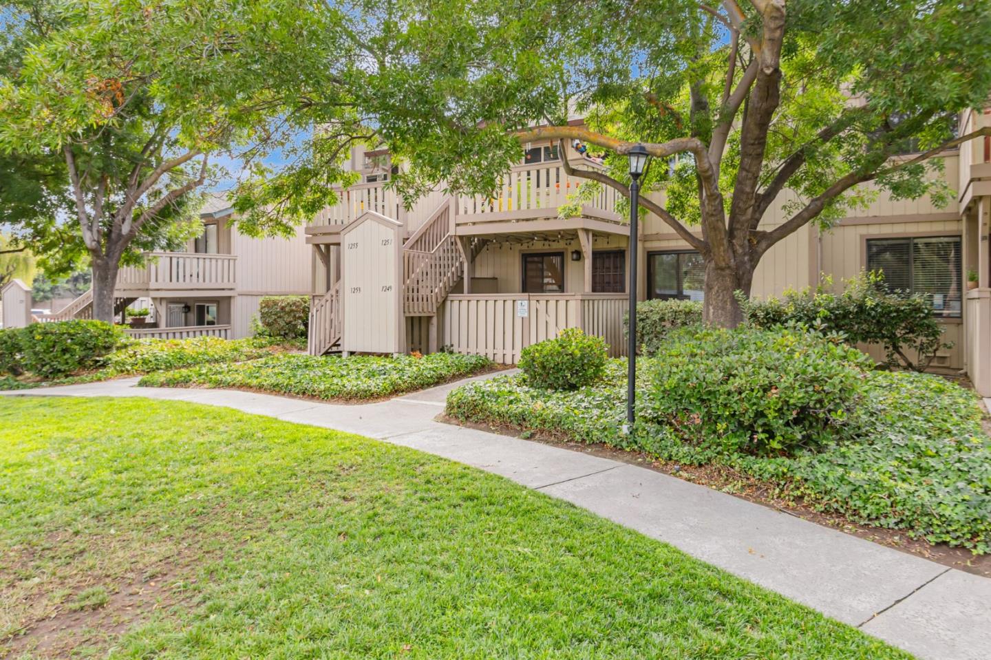 Detail Gallery Image 21 of 27 For 1249 Coyote Creek Pl, San Jose,  CA 95116 - 2 Beds | 2 Baths