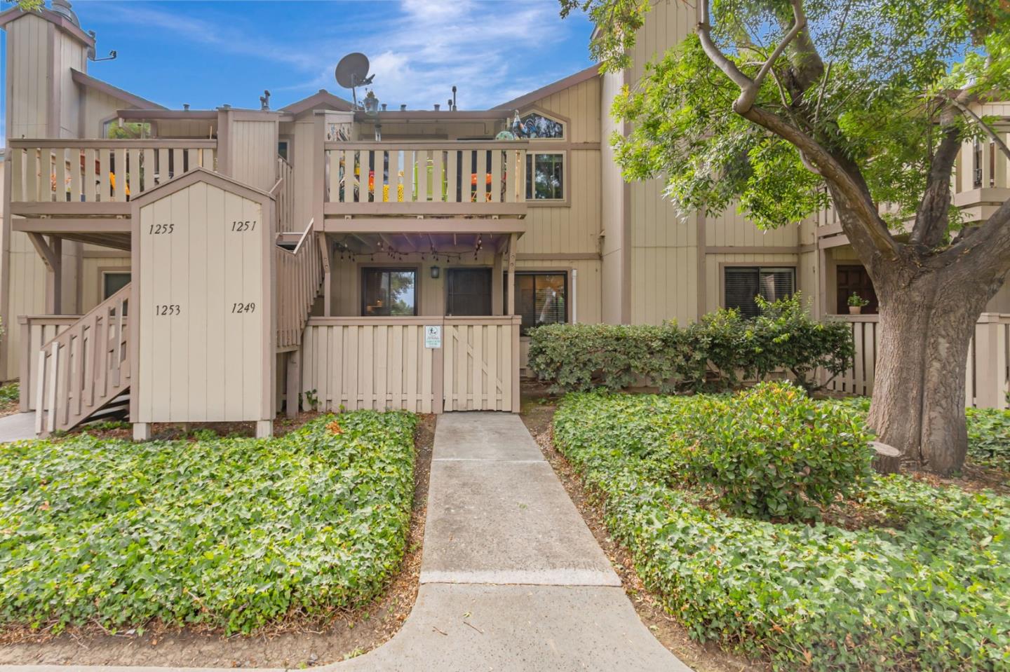 Detail Gallery Image 22 of 27 For 1249 Coyote Creek Pl, San Jose,  CA 95116 - 2 Beds | 2 Baths