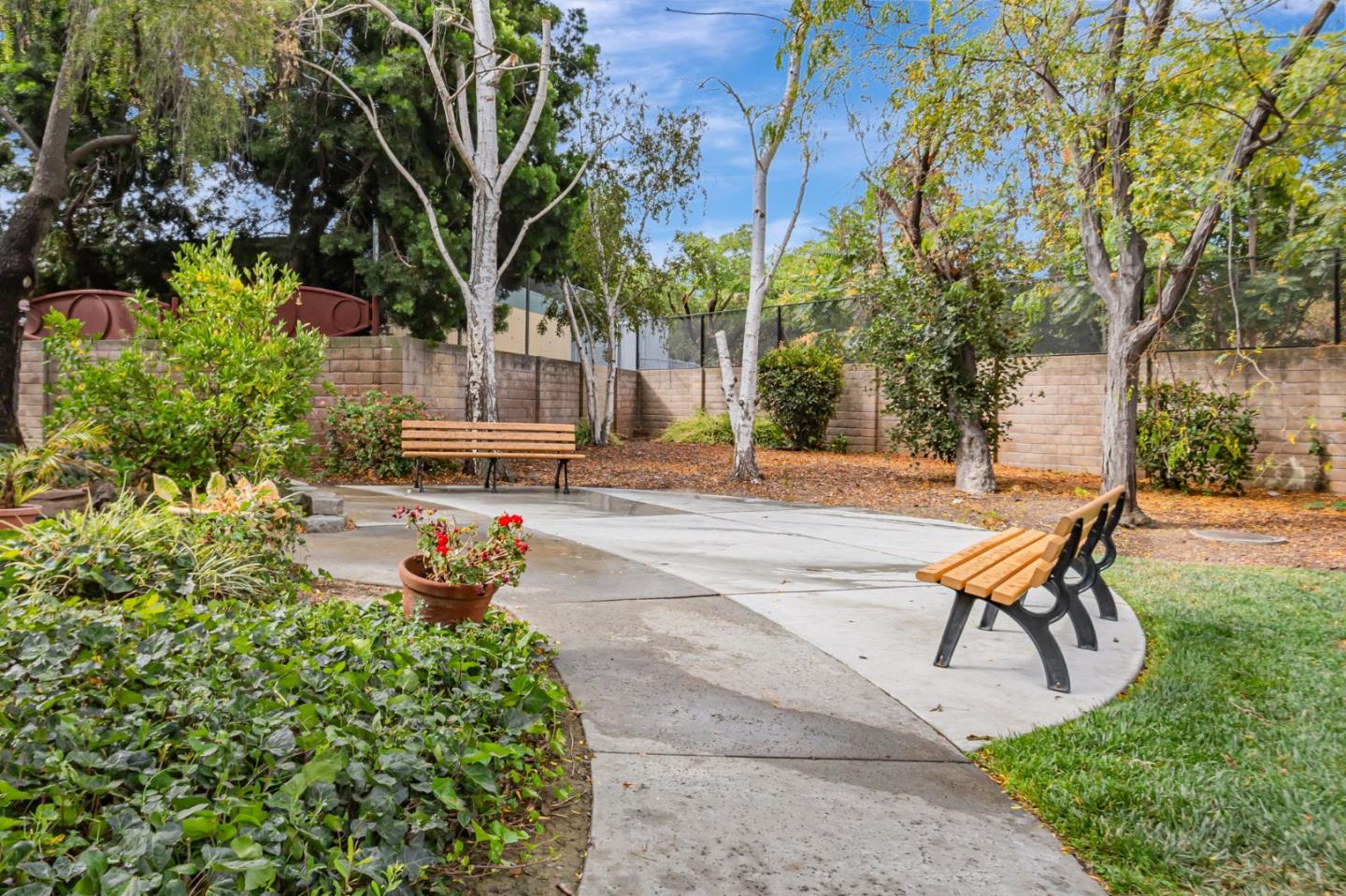 Detail Gallery Image 25 of 27 For 1249 Coyote Creek Pl, San Jose,  CA 95116 - 2 Beds | 2 Baths