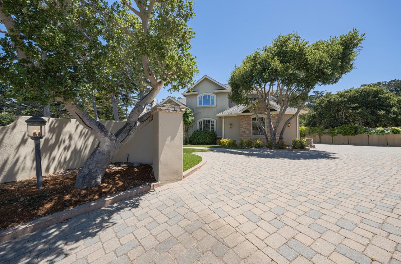 Detail Gallery Image 2 of 51 For 471 El Dorado St, Monterey,  CA 93940 - 3 Beds | 3 Baths