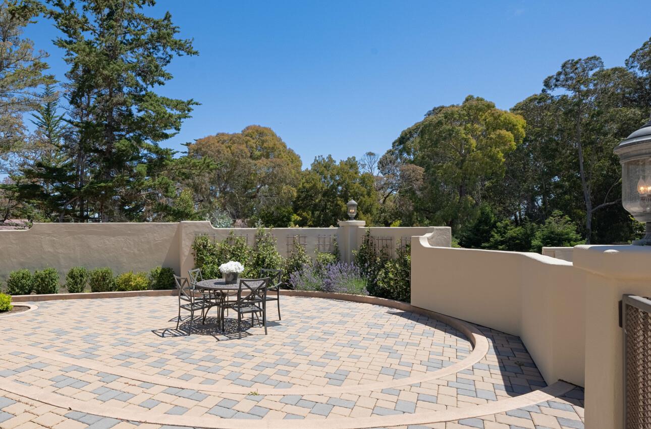Detail Gallery Image 21 of 51 For 471 El Dorado St, Monterey,  CA 93940 - 3 Beds | 3 Baths