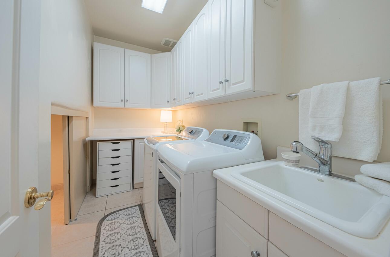 Detail Gallery Image 25 of 51 For 471 El Dorado St, Monterey,  CA 93940 - 3 Beds | 3 Baths