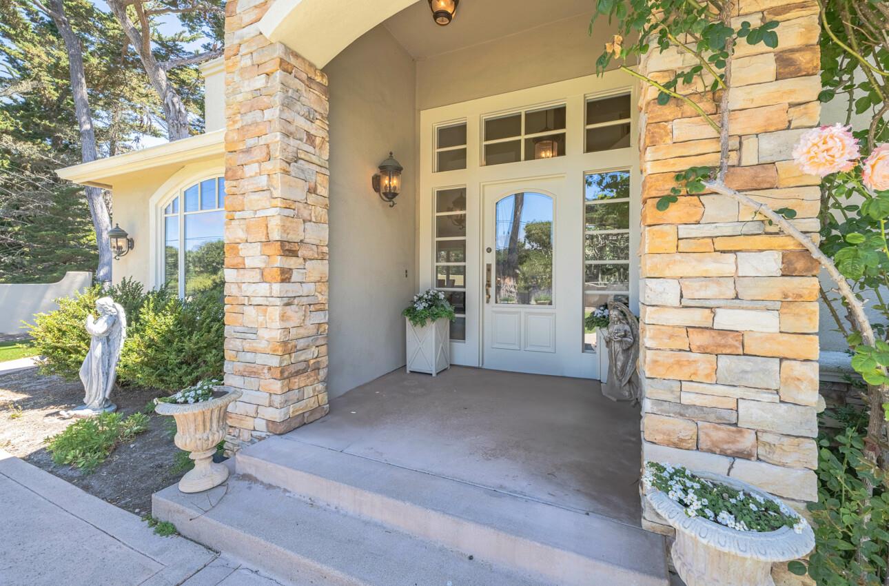 Detail Gallery Image 4 of 51 For 471 El Dorado St, Monterey,  CA 93940 - 3 Beds | 3 Baths