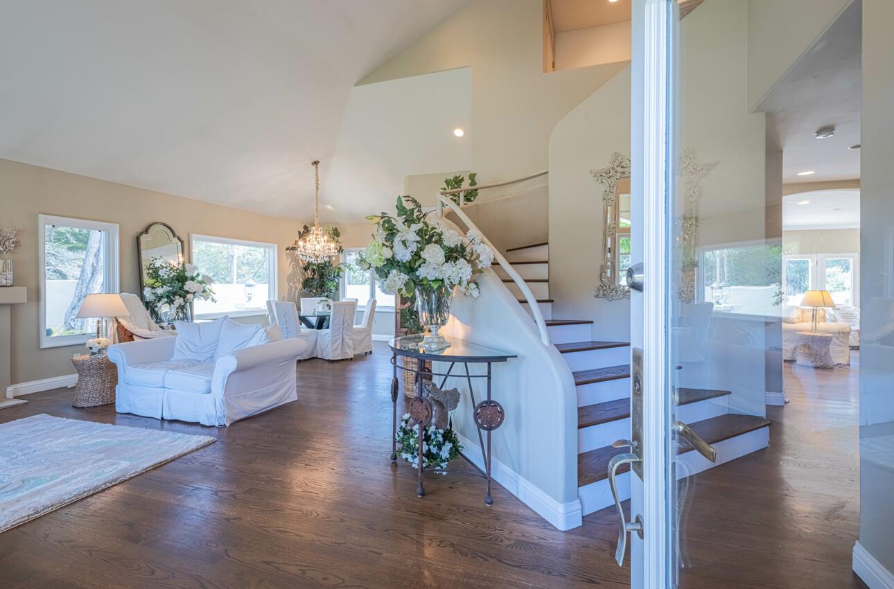 Detail Gallery Image 5 of 51 For 471 El Dorado St, Monterey,  CA 93940 - 3 Beds | 3 Baths