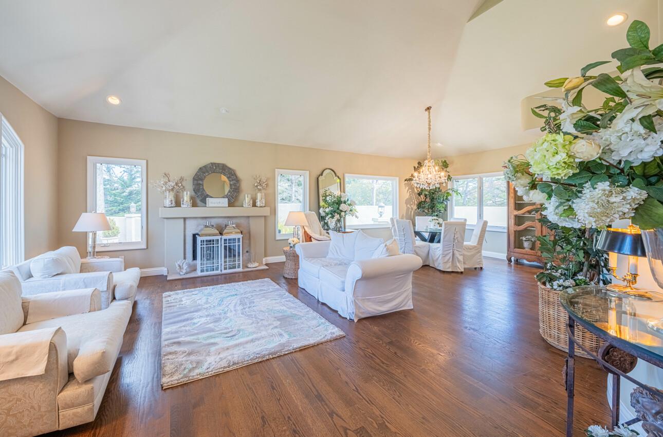 Detail Gallery Image 7 of 51 For 471 El Dorado St, Monterey,  CA 93940 - 3 Beds | 3 Baths