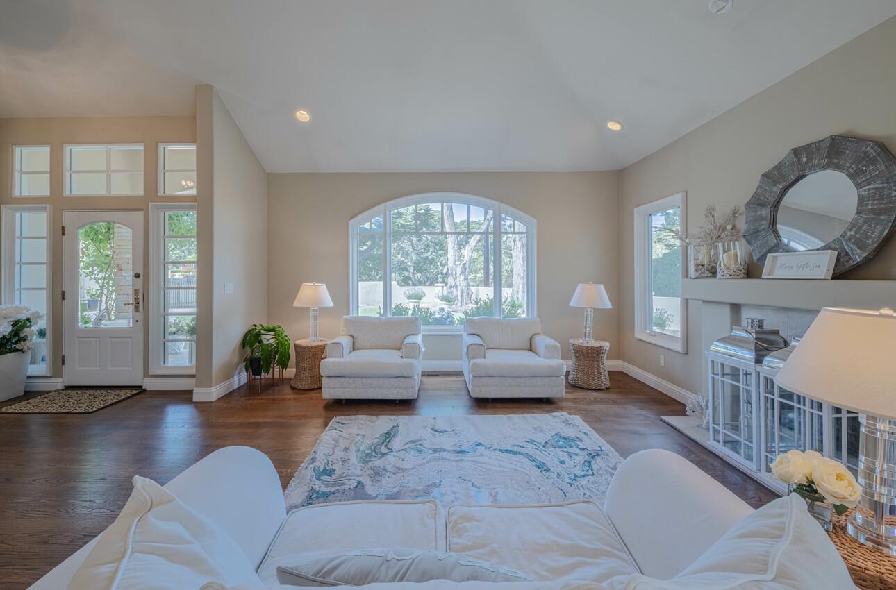 Detail Gallery Image 9 of 51 For 471 El Dorado St, Monterey,  CA 93940 - 3 Beds | 3 Baths