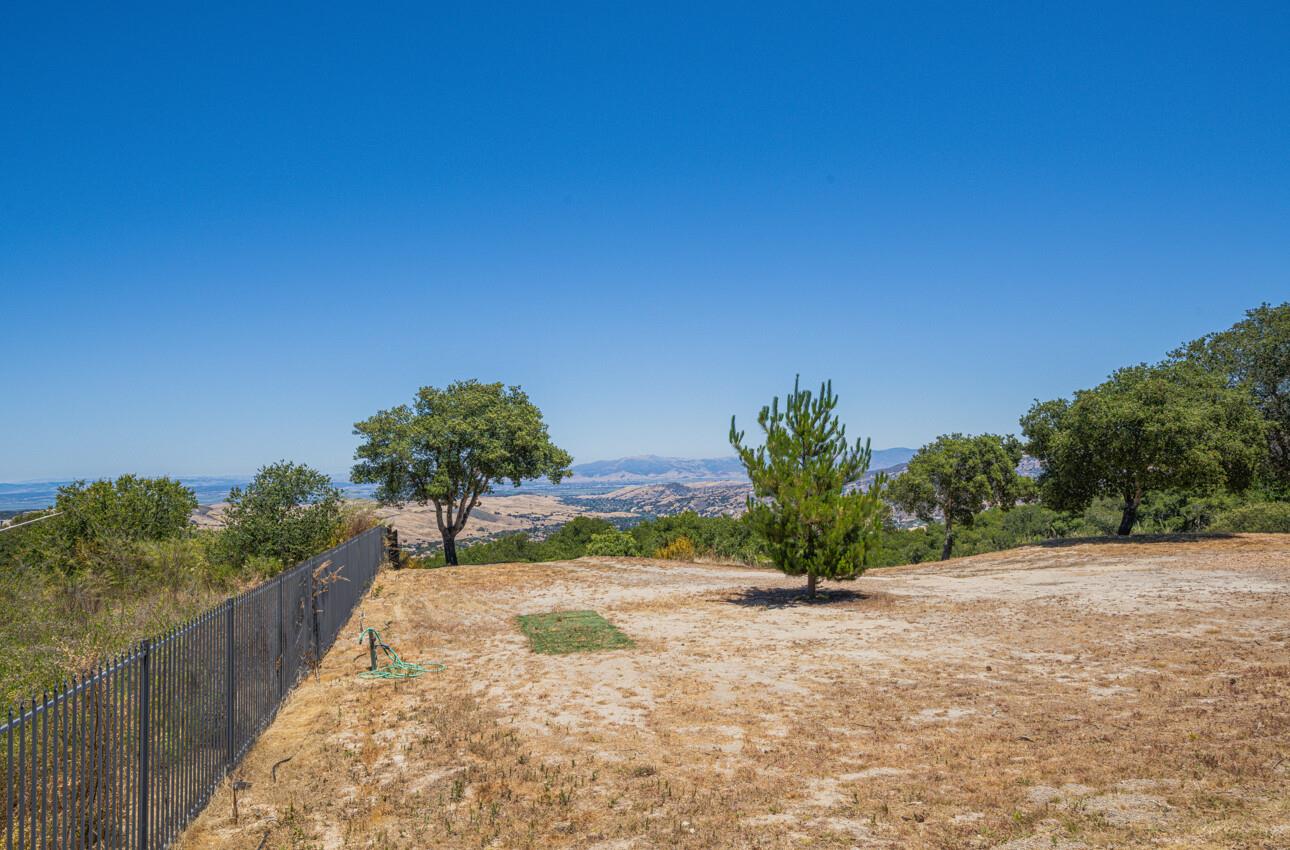 Detail Gallery Image 11 of 36 For 12167 Saddle Rd, Carmel Valley,  CA 93924 - – Beds | – Baths