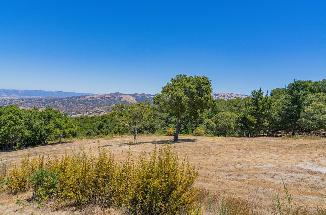 Detail Gallery Image 14 of 36 For 12167 Saddle Rd, Carmel Valley,  CA 93924 - – Beds | – Baths
