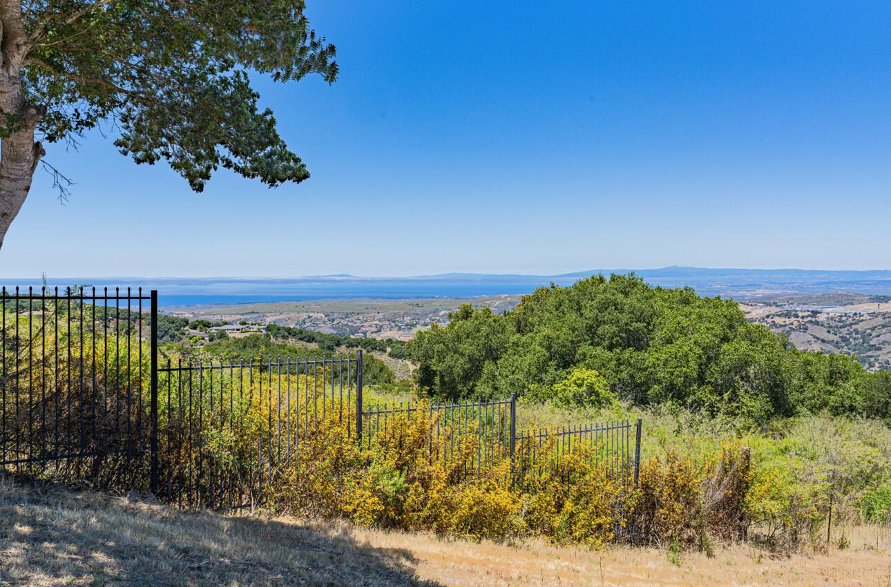 Detail Gallery Image 15 of 36 For 12167 Saddle Rd, Carmel Valley,  CA 93924 - – Beds | – Baths